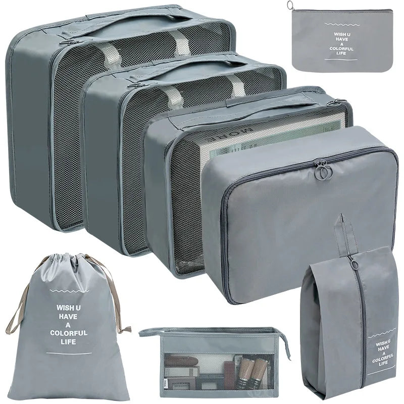 Gardez vos affaires bien organisées et gagnez de la place dans vos valises grâce à cet ensemble pratique de sacs de rangement. 
Disponible en plusieurs couleurs et tailles (7, 8, 9 ou 10 pièces).