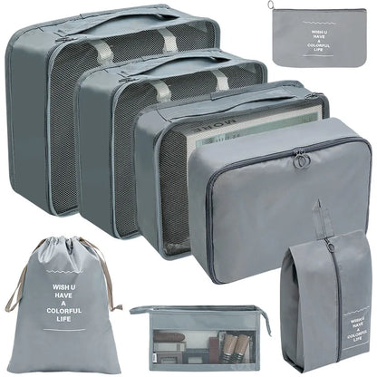 Gardez vos affaires bien organisées et gagnez de la place dans vos valises grâce à cet ensemble pratique de sacs de rangement. 
Disponible en plusieurs couleurs et tailles (7, 8, 9 ou 10 pièces).