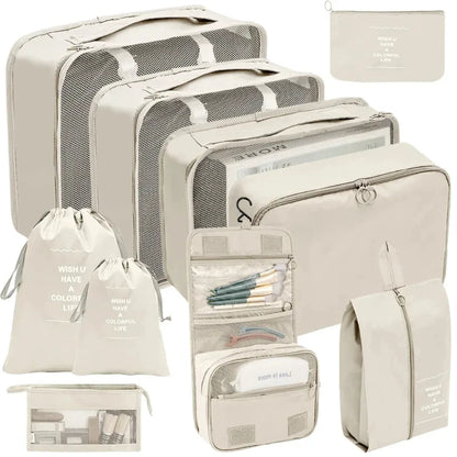 Gardez vos affaires bien organisées et gagnez de la place dans vos valises grâce à cet ensemble pratique de sacs de rangement. 
Disponible en plusieurs couleurs et tailles (7, 8, 9 ou 10 pièces).
